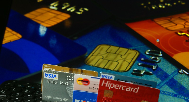 Imagem Ilustrando a Notícia: BB deve pagar multa por envio de cartão sem autorização de clientes