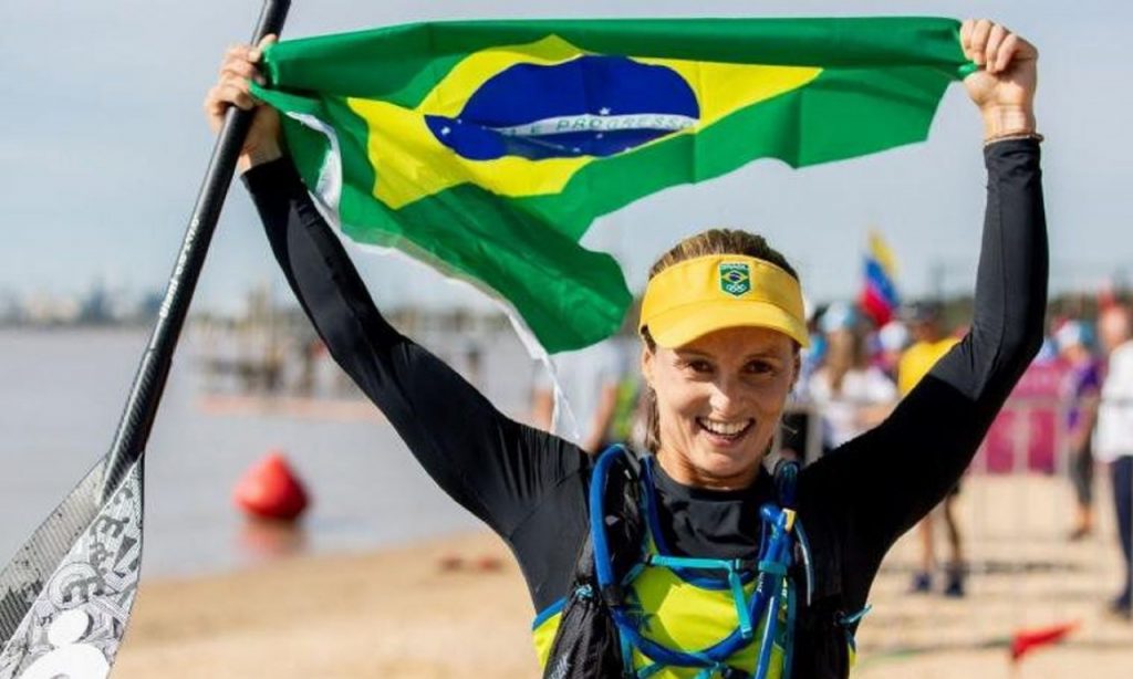 Imagem Ilustrando a Notícia: Brasil abre sexta-feira com ouro e prata no surfe stand-up paddle
