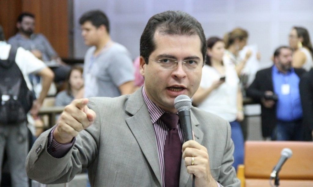 Imagem Ilustrando a Notícia: Vereadores criticam atuação de Líder do Prefeito na Câmara Municipal