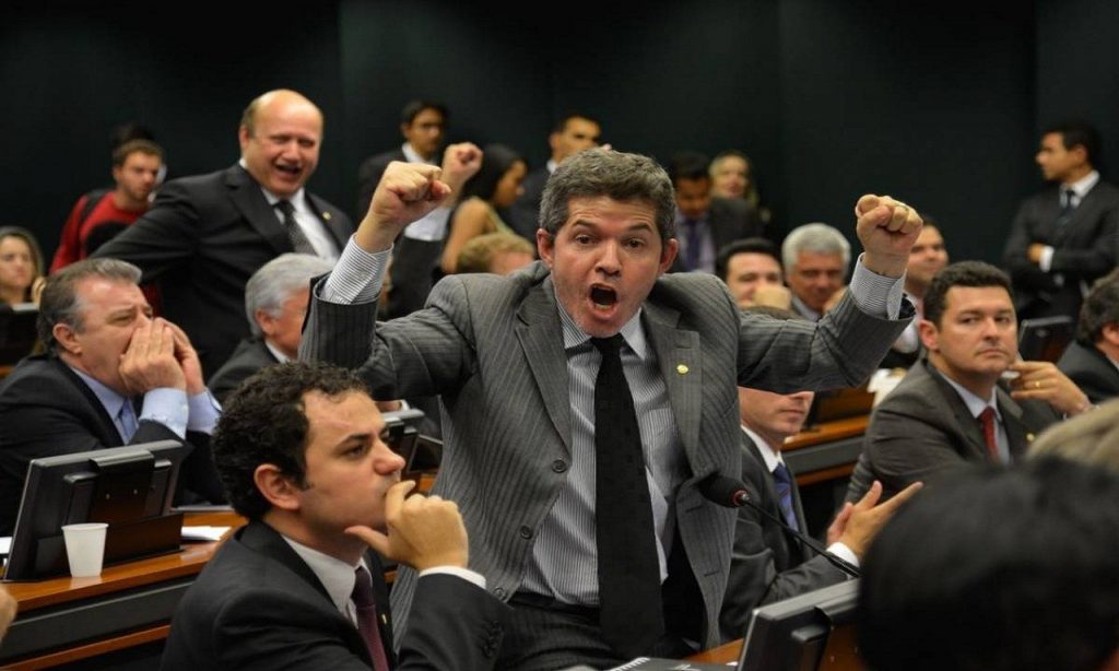 Imagem Ilustrando a Notícia: Delegado Waldir continua como líder do PSL na Câmara dos Deputados