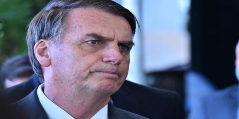 Imagem Ilustrando a Notícia: Bolsonaro não repassará recursos de multas ambientais para ONGs