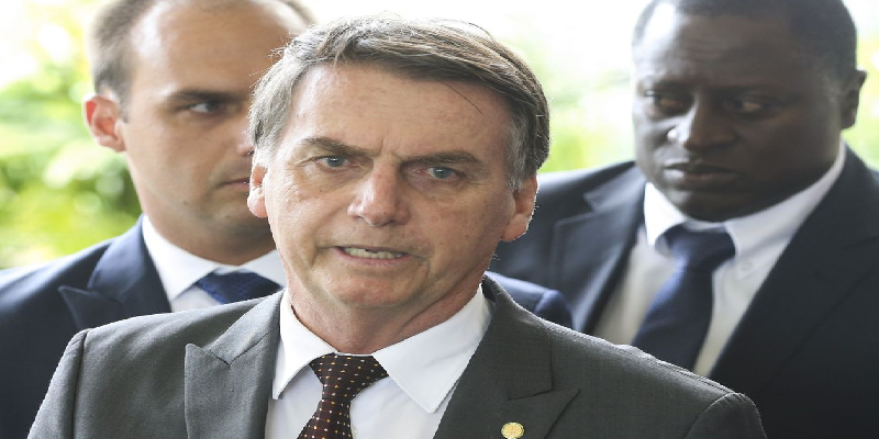 Imagem Ilustrando a Notícia: Bolsonaro se prepara para anunciar últimos nomes da equipe