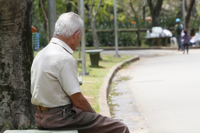 Imagem Ilustrando a Notícia: Cresce número de idosos com alto risco de sofrer fraude no país