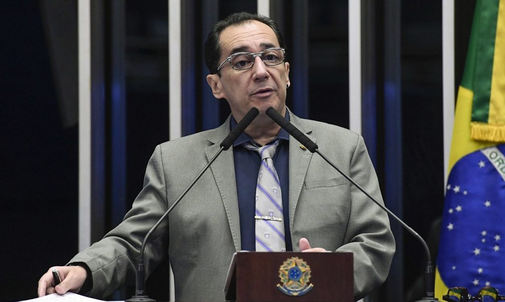 Imagem Ilustrando a Notícia: Jorge Kajuru confirma candidatura à presidência do Senado em Brasília