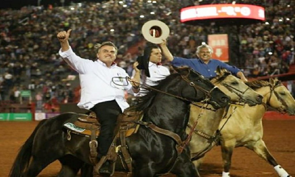 Imagem Ilustrando a Notícia: “Para nós, não existe politicamente correto” disse Bolsonaro sobre práticas de rodeio