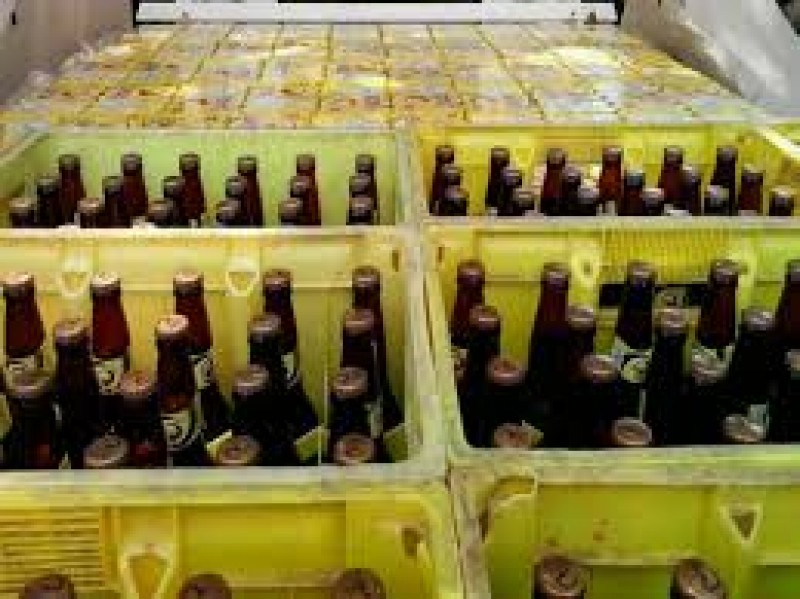 Imagem Ilustrando a Notícia: PRF impede roubo de carga de cerveja na BR153, em Hidrolândia