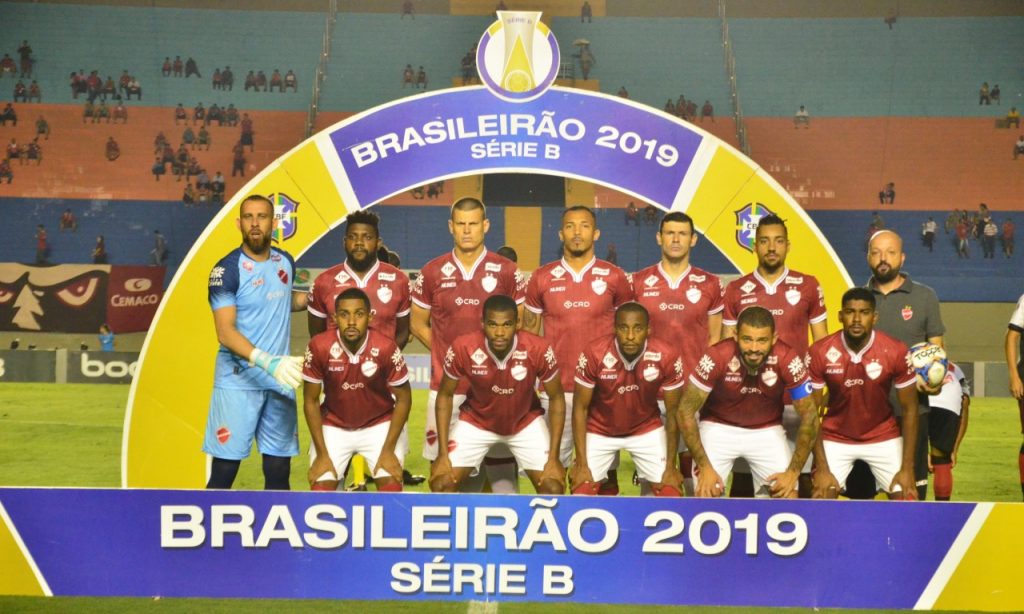 Imagem Ilustrando a Notícia: Empate do Figueirense confirma o quarto rebaixamento do Vila Nova no século