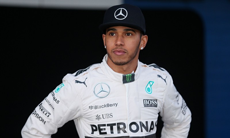 Imagem Ilustrando a Notícia: Lewis Hamilton se  diz ansioso por disputa com Vettel