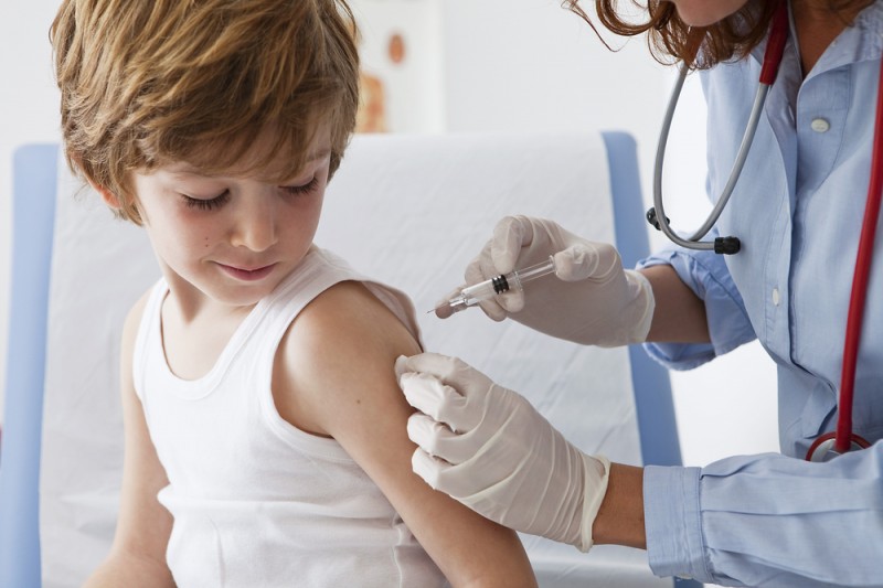 Imagem Ilustrando a Notícia: Termina hoje prazo para atualizar carteira de vacina de crianças e adolescentes