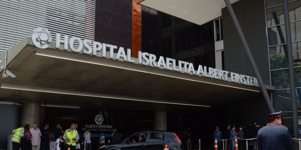 Imagem Ilustrando a Notícia: Bolsonaro agradece orações e atuação da equipe médica