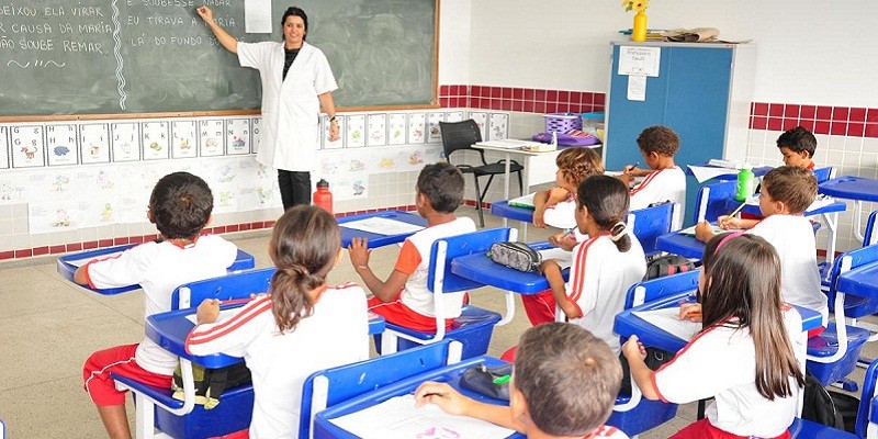 Imagem Ilustrando a Notícia: Rede de ensino público de Anápolis supera metas do IDEB