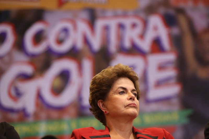 Imagem Ilustrando a Notícia: Dilma tem última cartada hoje para salvar mandato