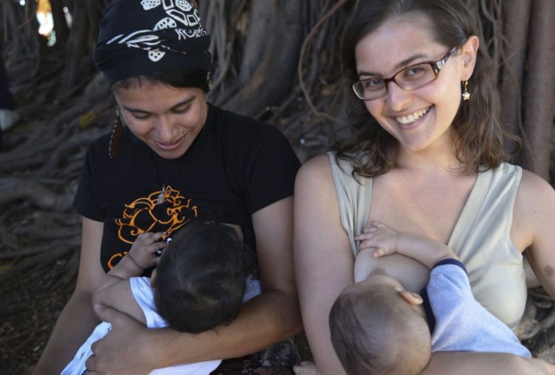 Imagem Ilustrando a Notícia: Mamaço reúne mães e bebês em defesa do aleitamento materno