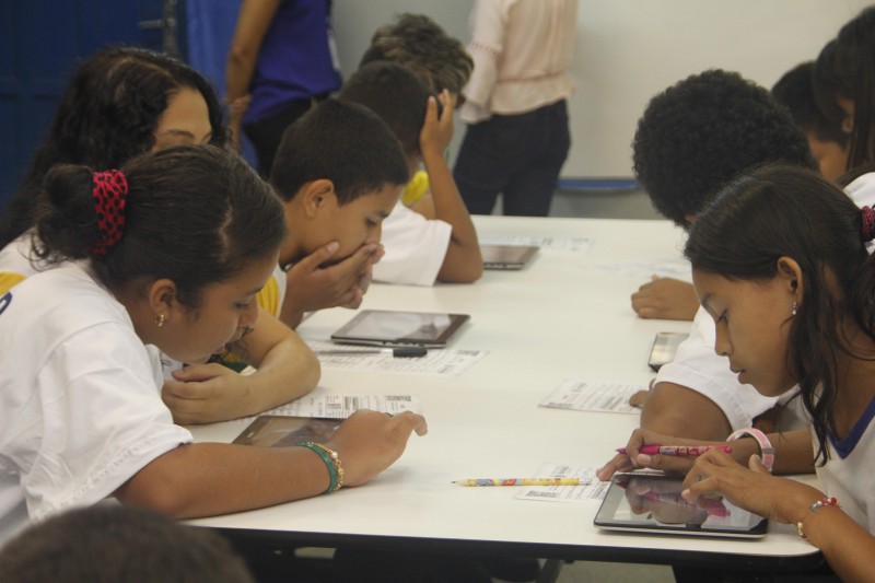 Imagem Ilustrando a Notícia: Seduce vai sortear tablets e notebooks a alunos que fizerem a Prova Brasil