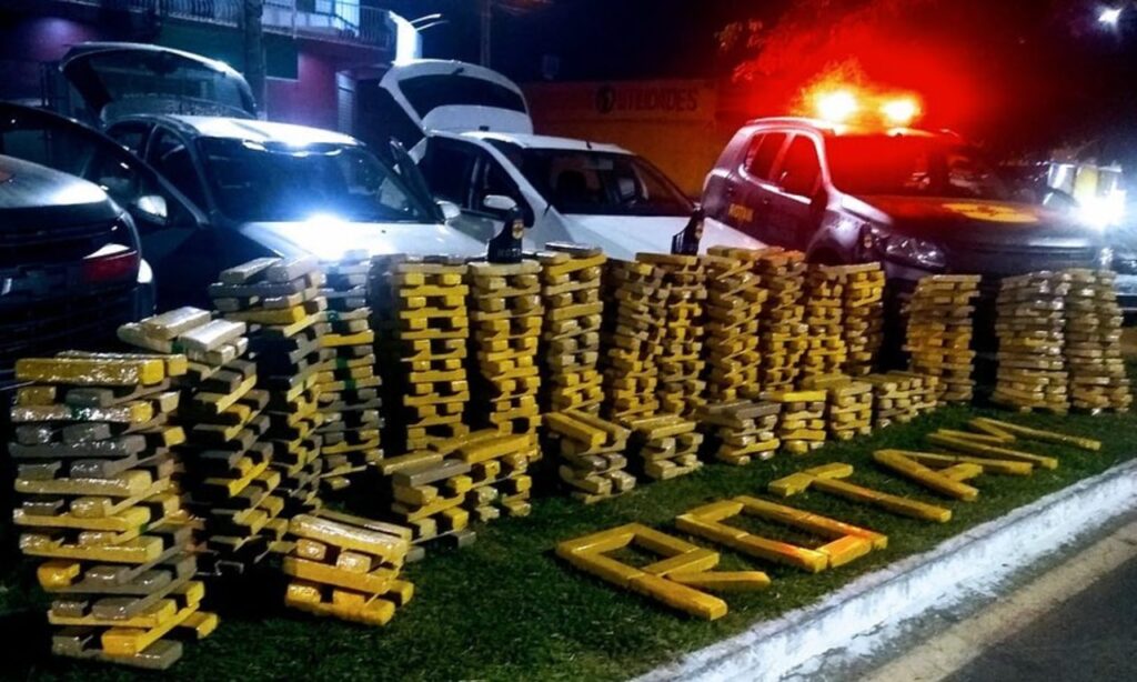 Imagem Ilustrando a Notícia: PM apreende 1,1 tonelada de drogas em Santa Bárbara