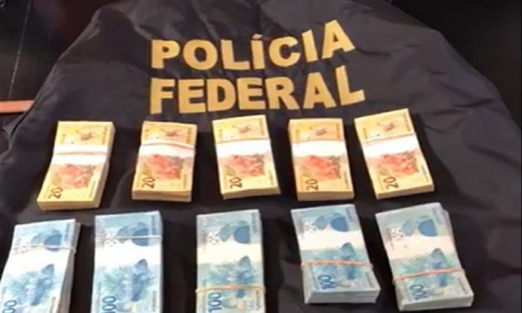 Imagem Ilustrando a Notícia: Polícia Federal apreende R$ 90 mil em endereço ligado a Alexandre Baldy