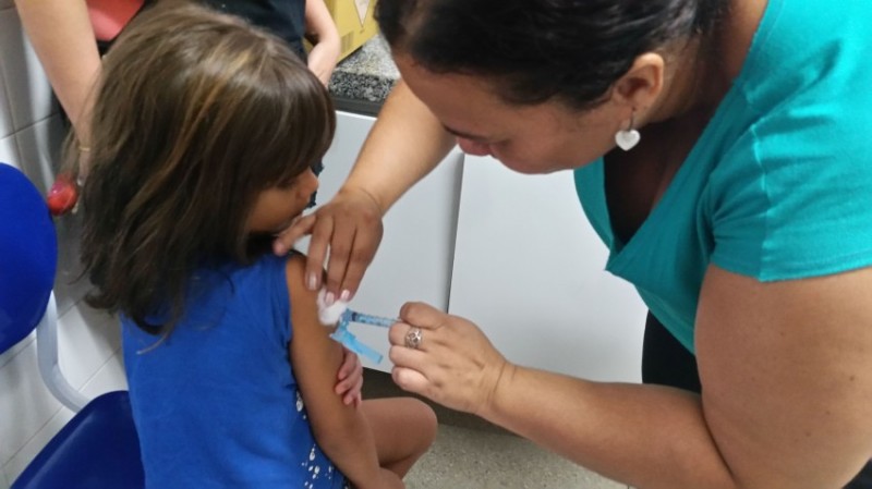 Imagem Ilustrando a Notícia: Cais intensificam vacinação contra febre amarela
