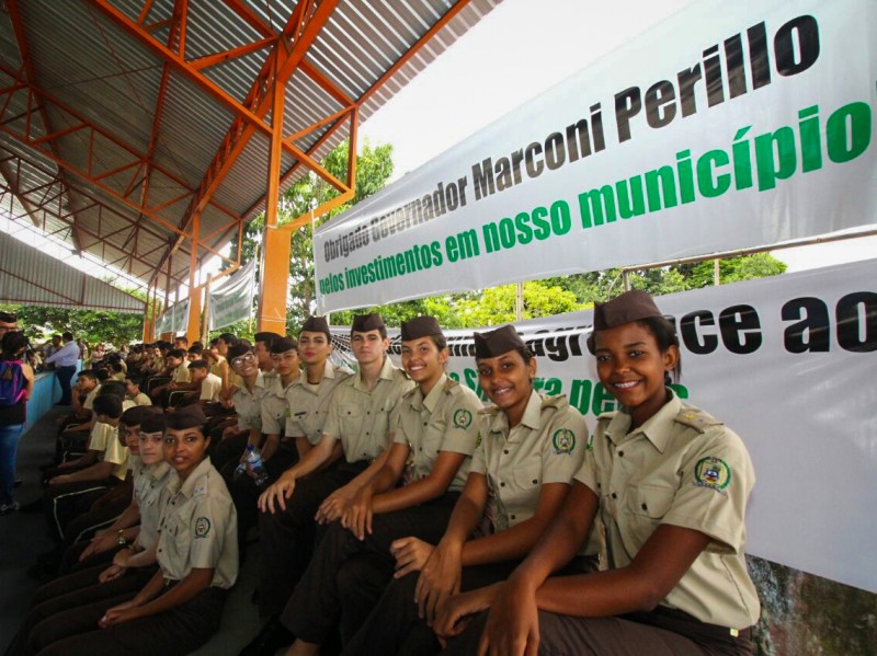 Imagem Ilustrando a Notícia: Governo inaugura novo colégio militar em Morrinhos
