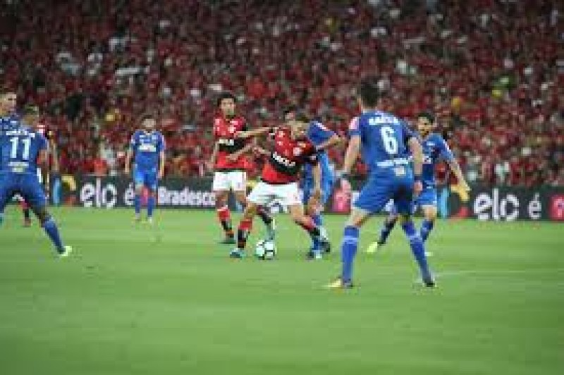 Imagem Ilustrando a Notícia: Cruzeiro e Flamengo se enfrentam novamente após empate no Maracanã