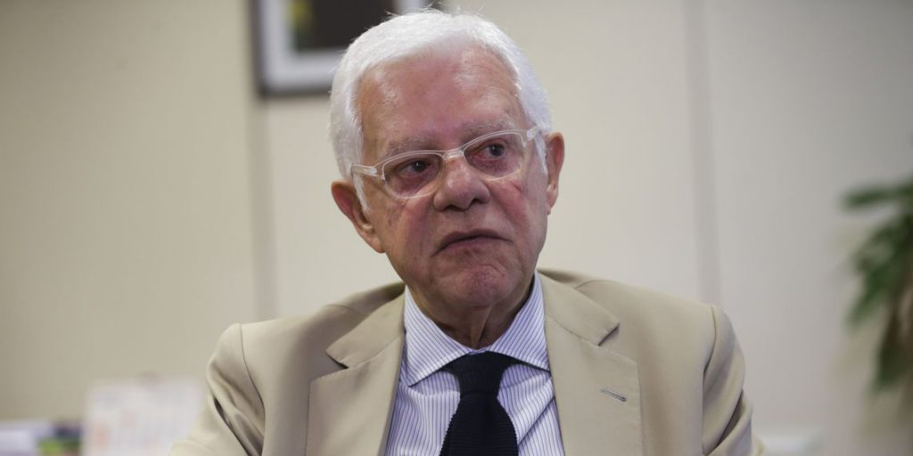 Imagem Ilustrando a Notícia: Marco Aurélio nega liberdade ao ex-ministro Moreira Franco