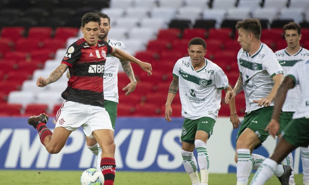 Imagem Ilustrando a Notícia: Goiás abre placar, mas sofre virada no final do jogo e segue na lanterna da Série A