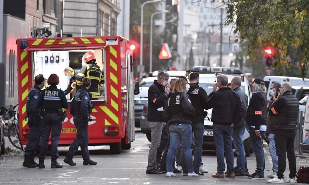 Imagem Ilustrando a Notícia: Padre ortodoxo é baleado ao fechar igreja na cidade francesa de Lyon