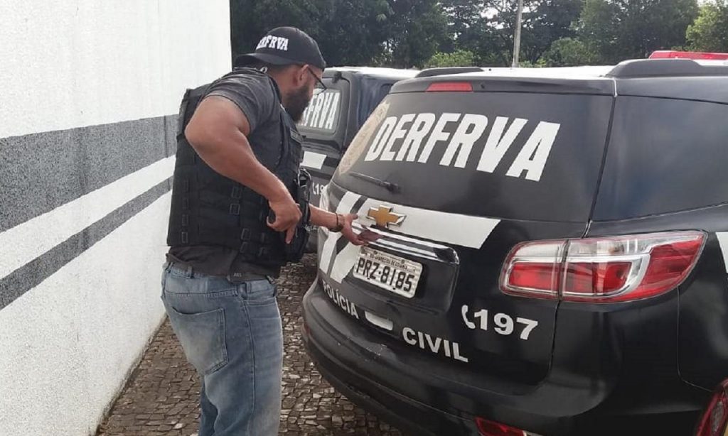 Imagem Ilustrando a Notícia: Suspeito de roubar veículo de motorista por aplicativo é preso em Goiânia