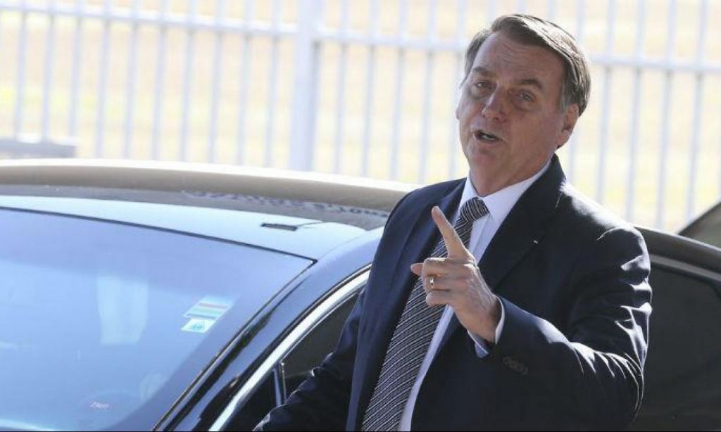 Imagem Ilustrando a Notícia: Bolsonaro diz que não pretende acabar com estabilidade de servidor