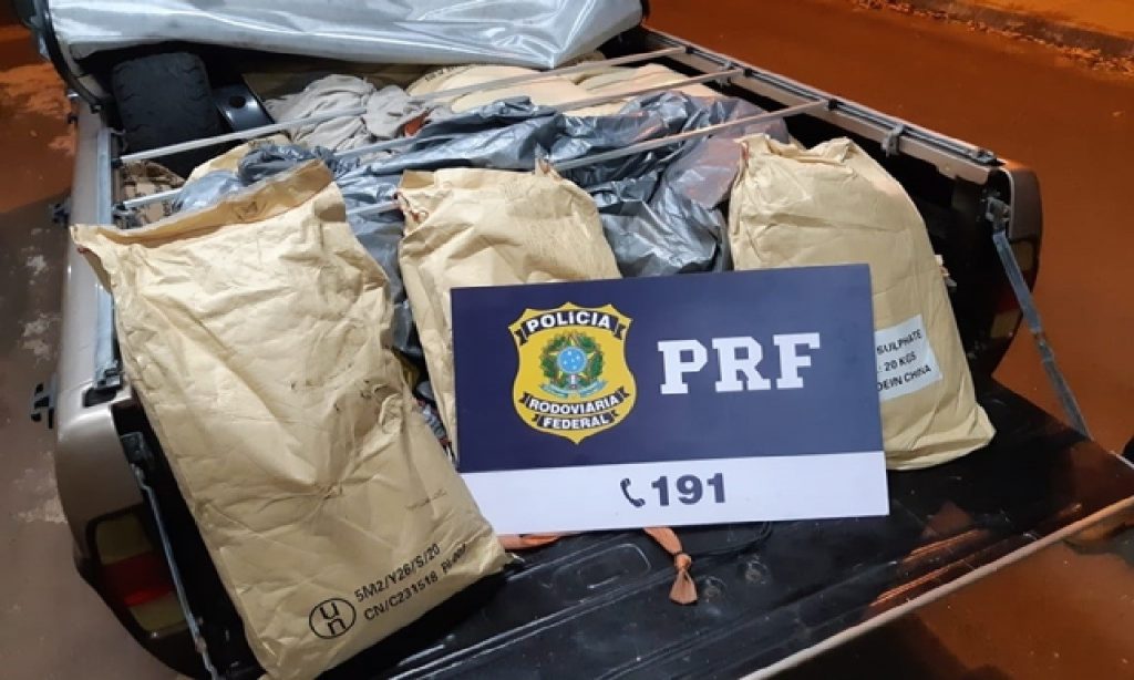 Imagem Ilustrando a Notícia: PRF apreende 400 kg de adubo importado sem nota fiscal em Itumbiara
