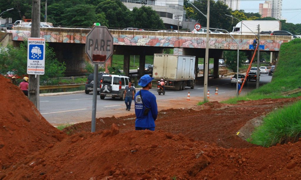 Imagem Ilustrando a Notícia: Tráfego na região da Avenida Independência recebe novas intervenções