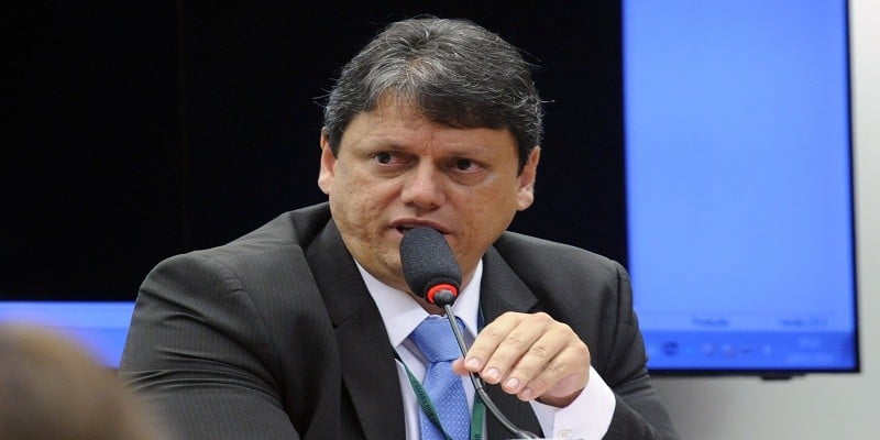 Imagem Ilustrando a Notícia: Bolsonaro indica ex-diretor do Dnit para Infraestrutura