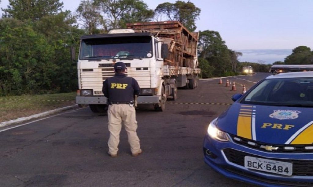 Imagem Ilustrando a Notícia: Polícia captura em SC caminhoneiro que fugiu do HCamp com Covid-19