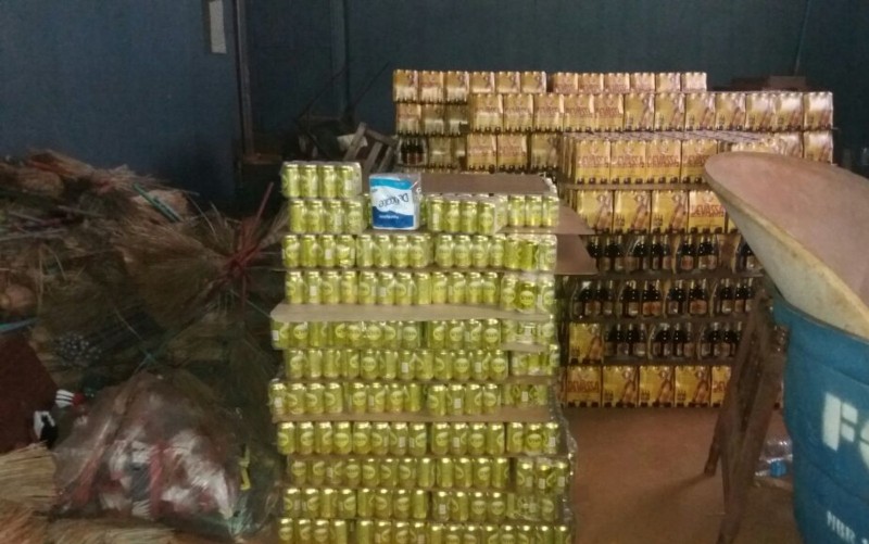 Imagem Ilustrando a Notícia: Três homens são presos após roubarem 3 mil caixas de cervejas, em Goiânia