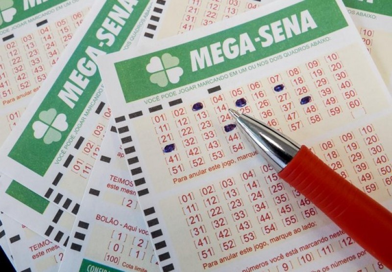Imagem Ilustrando a Notícia: Mega-Sena acumula e prêmio pode chegar a R$ 40 milhões nesta quarta-feira