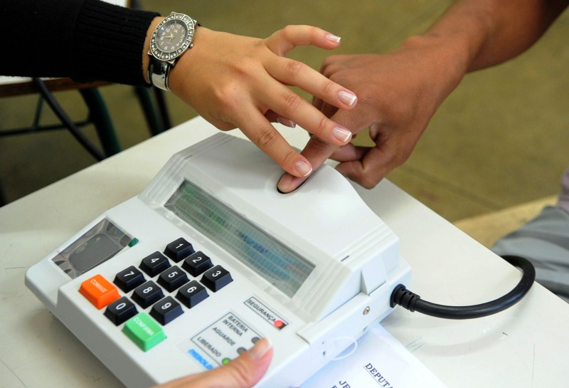Imagem Ilustrando a Notícia: Biometria deve chegar a todos eleitores até 2020, diz Gilmar Mendes