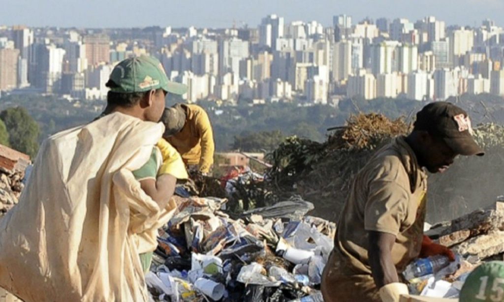 Imagem Ilustrando a Notícia: Auxílio emergencial reduziu a pobreza em 23% no Brasil