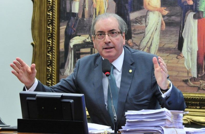 Imagem Ilustrando a Notícia: Com recesso, pedido de cassação de Cunha e impeachment ficam para agosto
