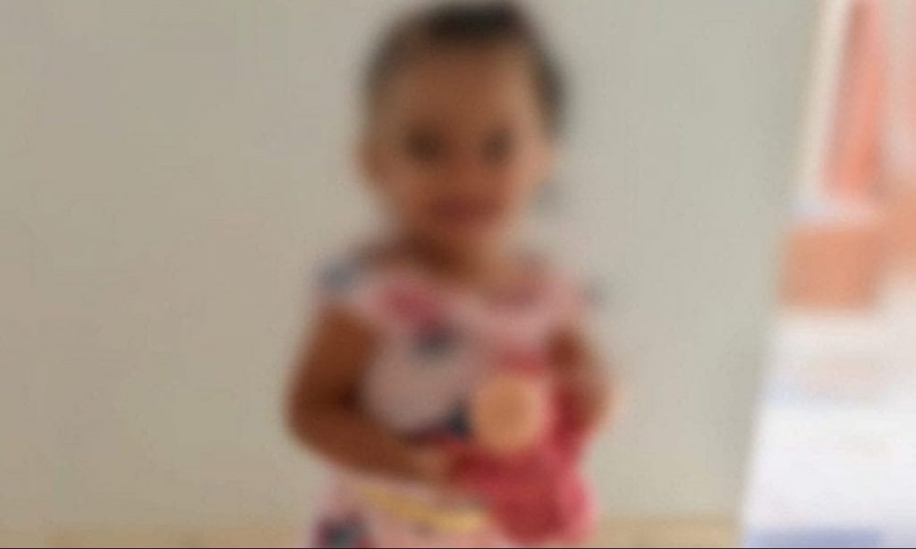 Imagem Ilustrando a Notícia: Bebê de 1 ano morre após cair em piscina de casa, em Anápolis