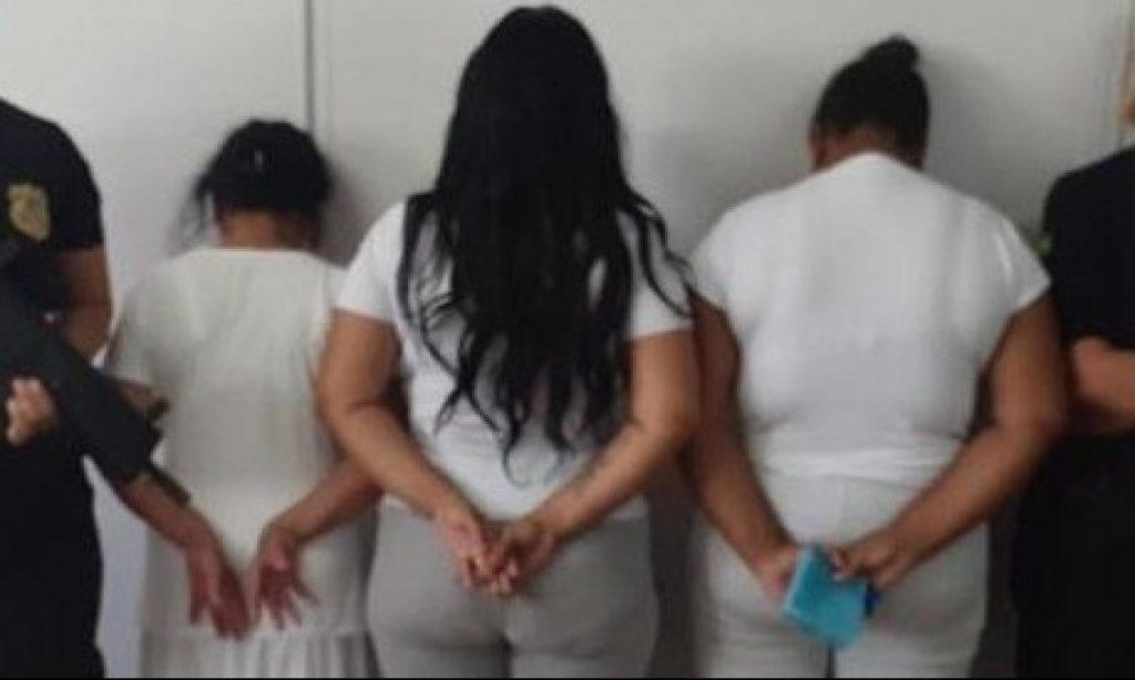 Imagem Ilustrando a Notícia: Três mulheres são presas ao tentar entrar em presídio com materiais ilícitos