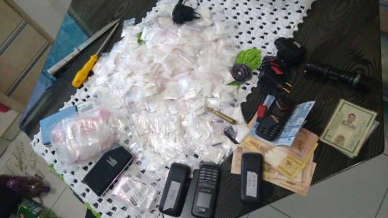Imagem Ilustrando a Notícia: Polícia desarticula grupo de tráfico de cocaína em Goiânia