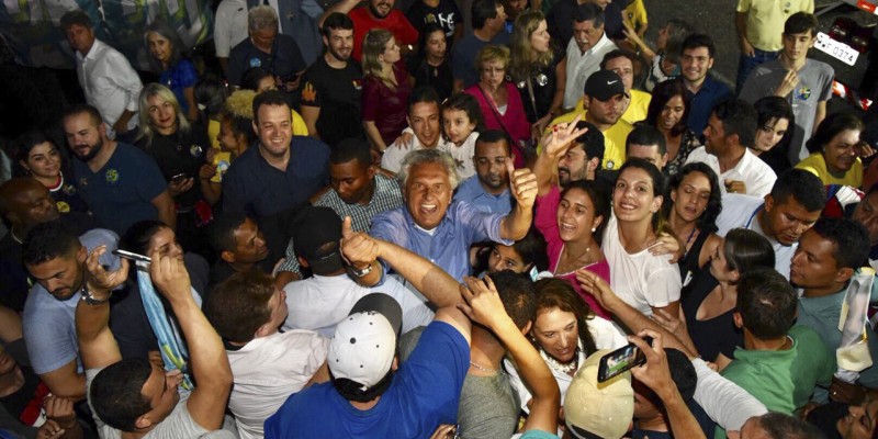 Imagem Ilustrando a Notícia: Ronaldo Caiado agradeceu o apoio dos goianos pela vitória