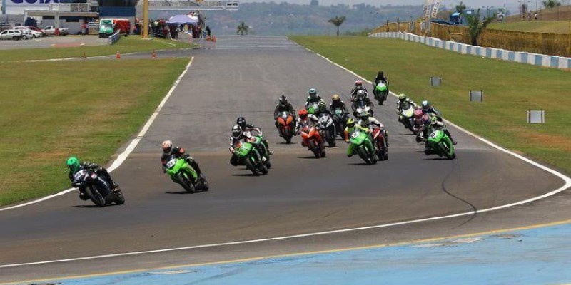 Imagem Ilustrando a Notícia: Autódromo recebe Goiás Superbike e Brasileiro de Motovelocidade