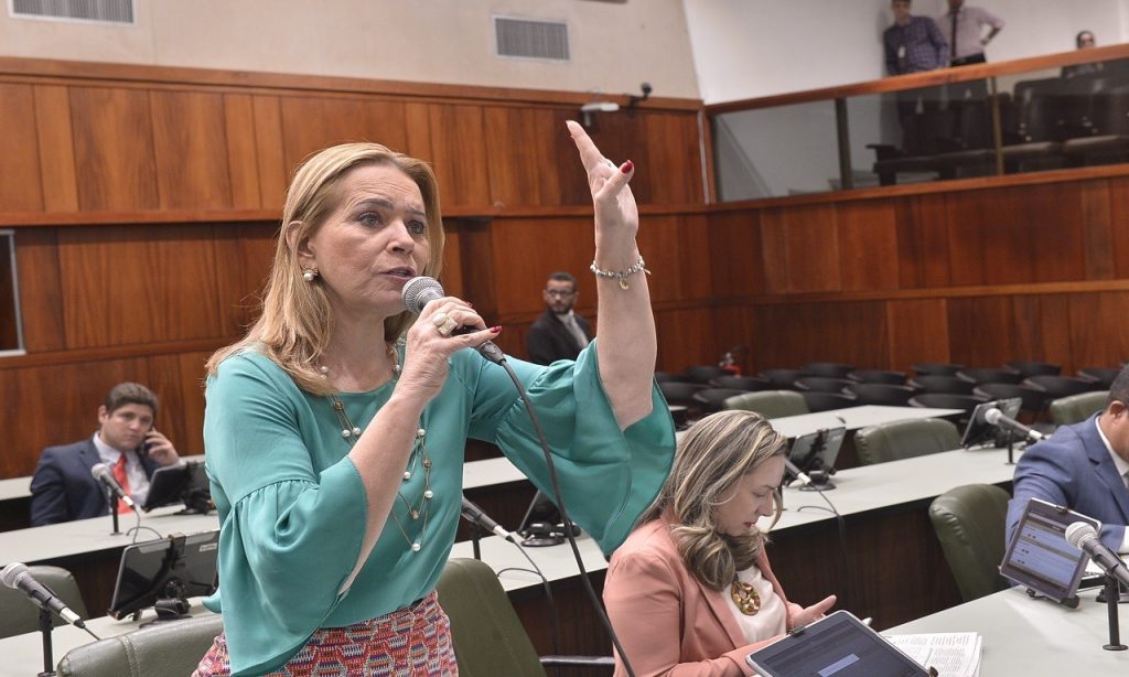 Imagem Ilustrando a Notícia: Lêda Borges é acusada de plágio sobre jingle da sua campanha