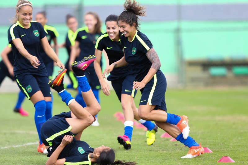 Imagem Ilustrando a Notícia: Com estreia do futebol feminino, Jogos Olímpicos do Rio de Janeiro começam hoje