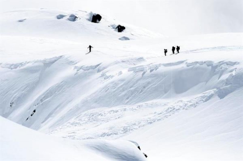 Imagem Ilustrando a Notícia: Avalanche mata 3 montanhistas e deixa 2 feridos na Suíça