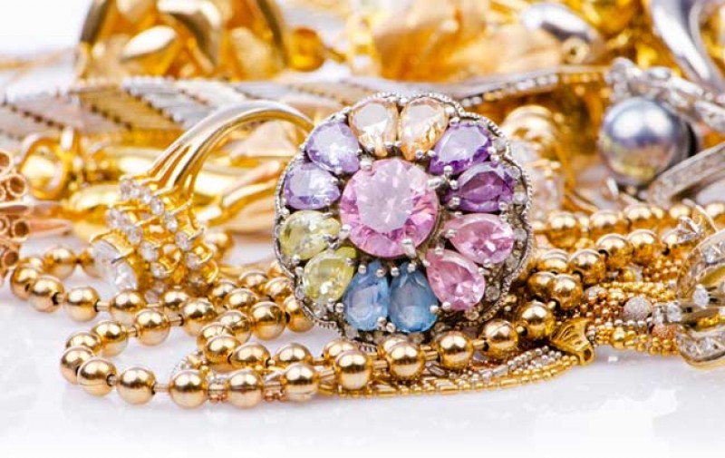 Imagem Ilustrando a Notícia: Stephanie Stein dá dicas para preservar a beleza das joias