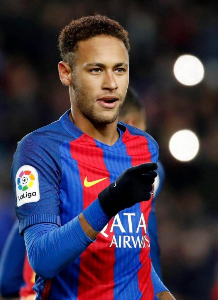 Imagem Ilustrando a Notícia: Barcelona confirma que Neymar está deixando o clube