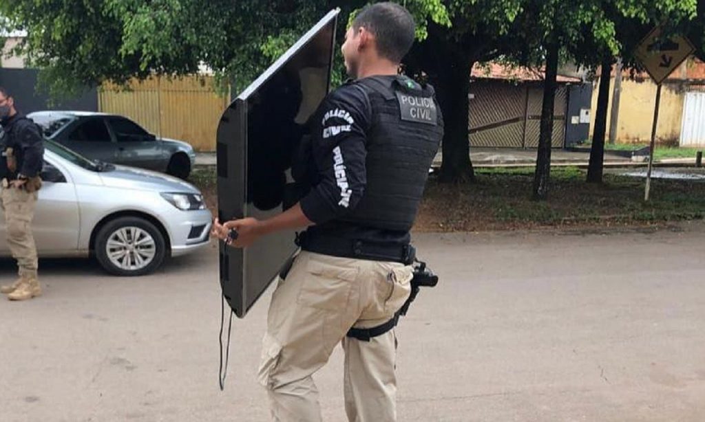 Imagem Ilustrando a Notícia: Homem é preso por comprar televisão furtada em Luziânia