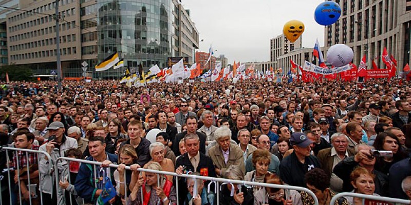Imagem Ilustrando a Notícia: Protesto reúne mais de 100 mil pessoas em Moscou, na Rússia