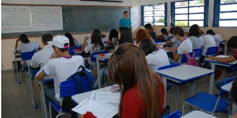 Imagem Ilustrando a Notícia: Dia D da BNCC para Ensino Médio será nesta quinta-feira, em Goiás